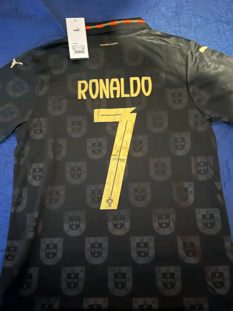 Camiseta Portugal Ronaldo 7 Negra Puma - 1