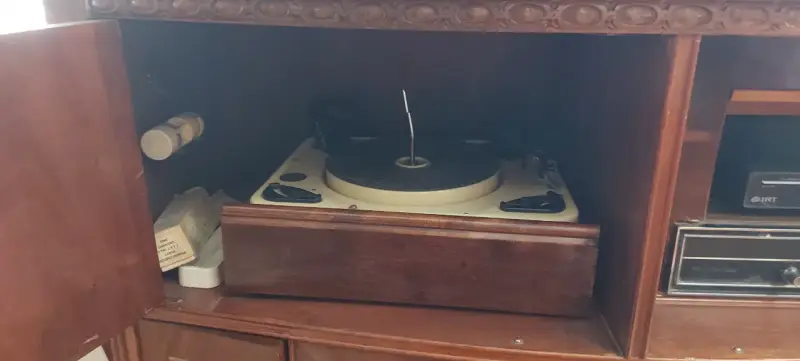 Radiofonógrafo / Mueble integrado.  1960 - 6