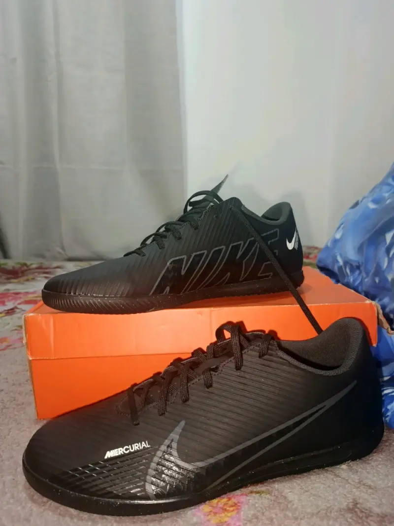 Zapatillas deportivas Nike Mercurial negras - 1