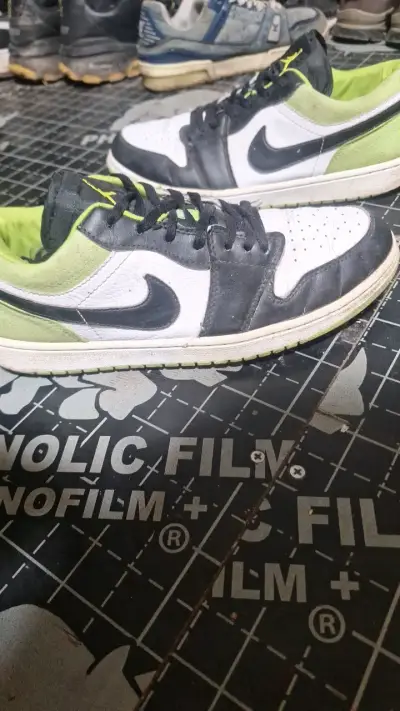 Zapatillas  Nike verde y negro - miniatura 1