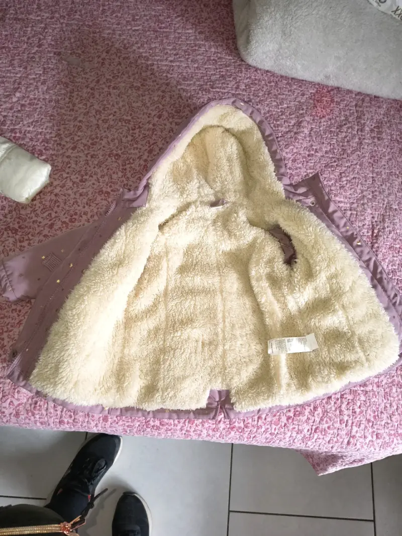 Chaqueta de niña con capucha y forro polar - 2