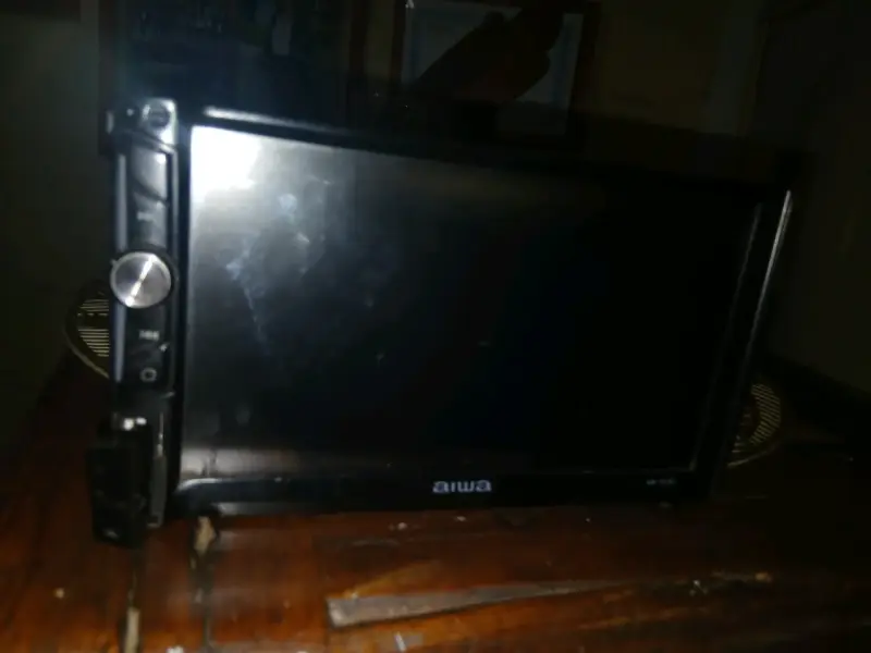 Radio para auto Aiwa con pantalla táctil - 1