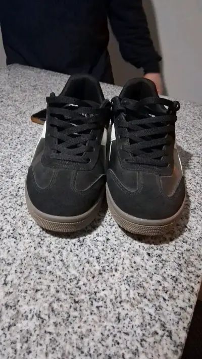 Zapatillas deportivas negras Diadora en buen estado - miniatura 2