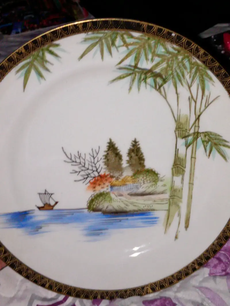 Plato decorativo de porcelana Soko China - 1