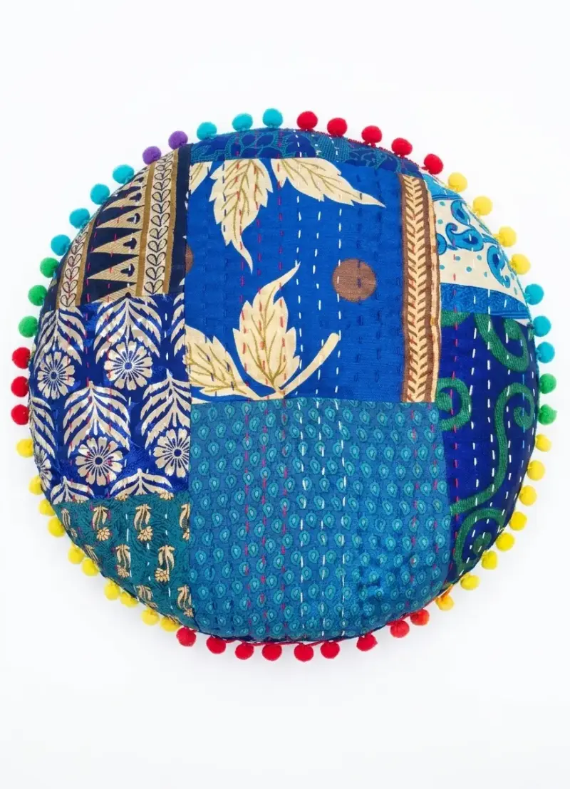 Cojín redondo o zafu azul con pompones - 2