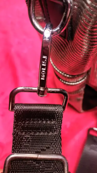 Bolso de mano plateado Moli Shijia con detalles negros - miniatura 5