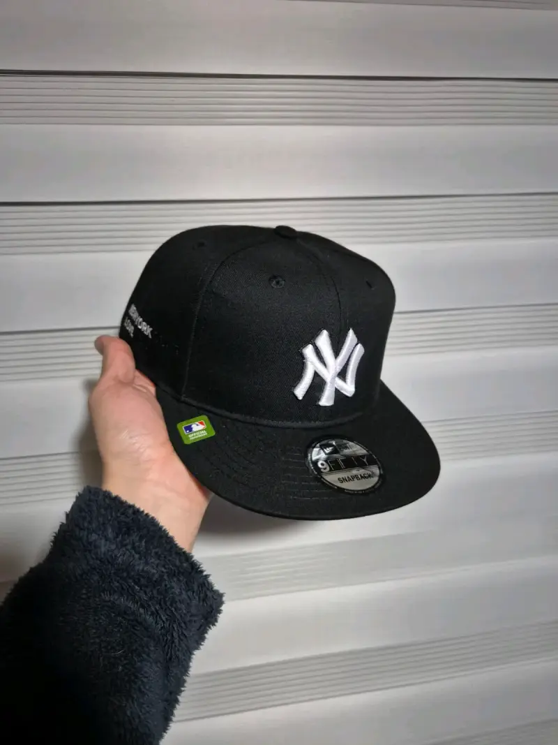 Gorra negra New York Yankees Snapback