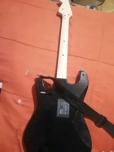 Guitarra inalámbrica Rock band 4 - miniatura 2