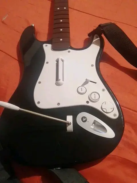 Guitarra inalámbrica Rock band 4 - 3