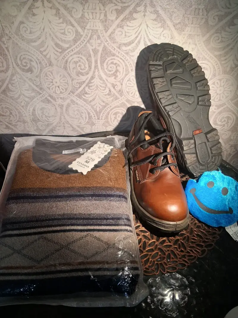Zapatos de cuero mas chaleco de hombre. - 2