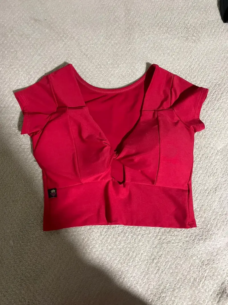 Crop brasileño rojo