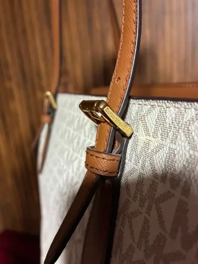 Bolso tote Michael Kors marrón y beige - miniatura 2