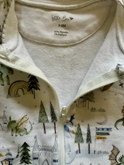 Pijama bebé con diseño de dinosaurios Little Bee - miniatura 2