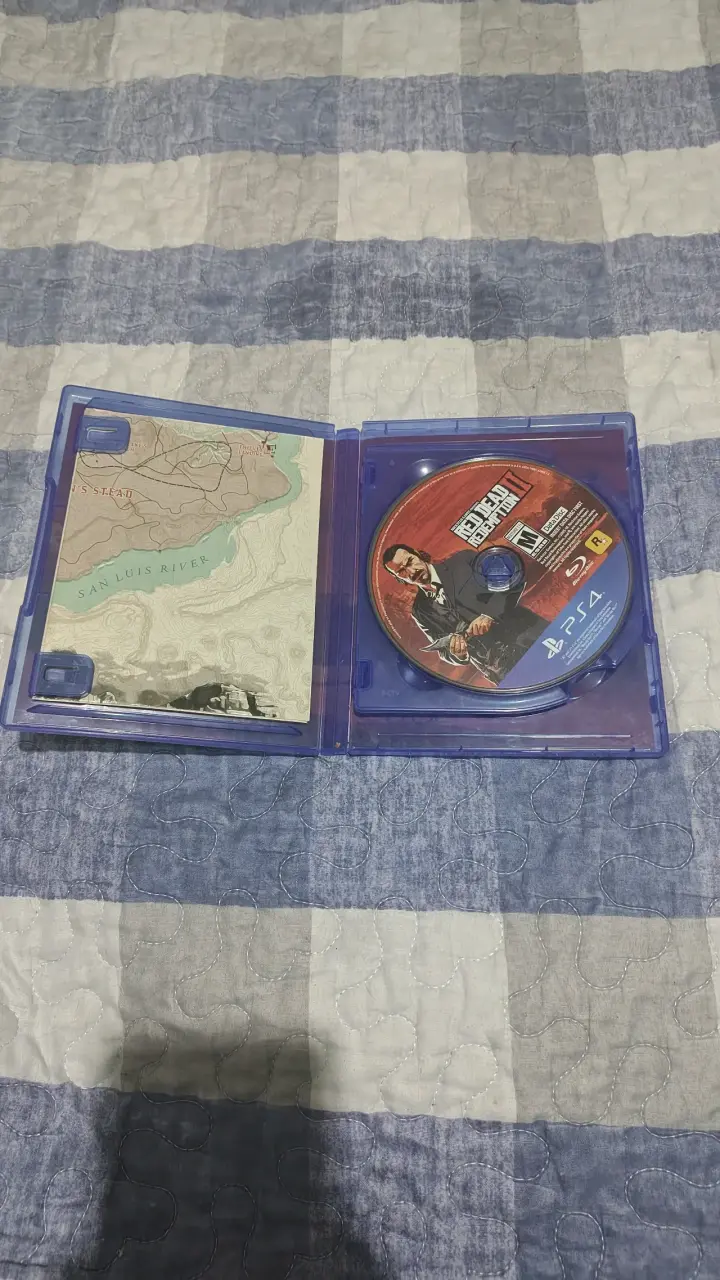 Juego PS4 Red Dead Redemption II en buen estado - 2