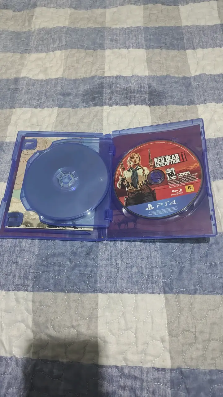 Juego PS4 Red Dead Redemption II en buen estado - 3