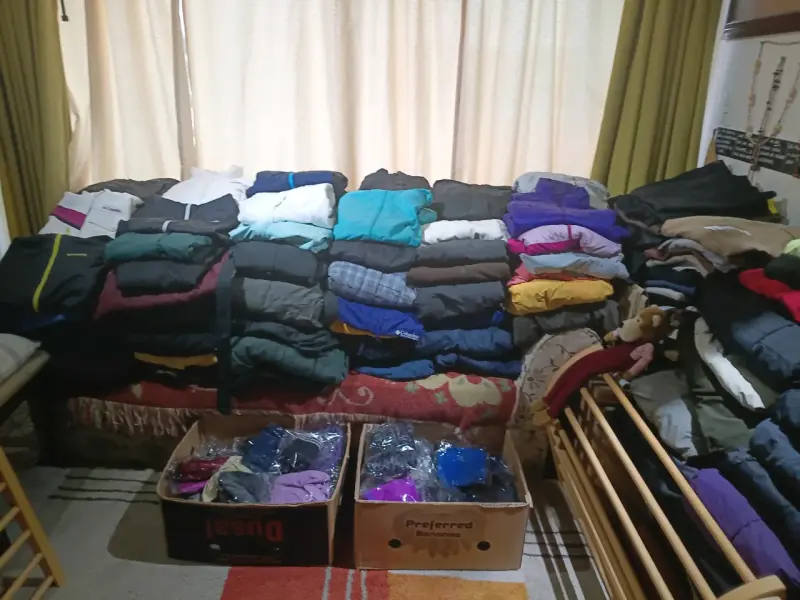 Lote de chaquetas y ropa de invierno para adultos - 2