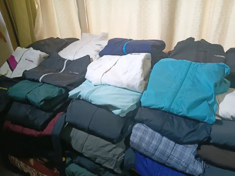 Lote de chaquetas y ropa de invierno para adultos - 5
