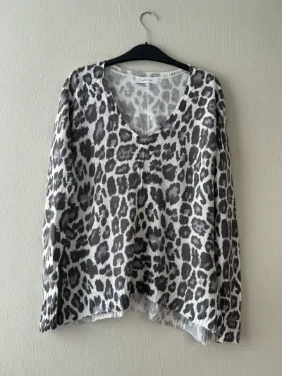 Sweater animal print talla XL - miniatura 1