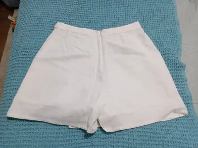 Falda pantalón blanca para mujer - miniatura 2