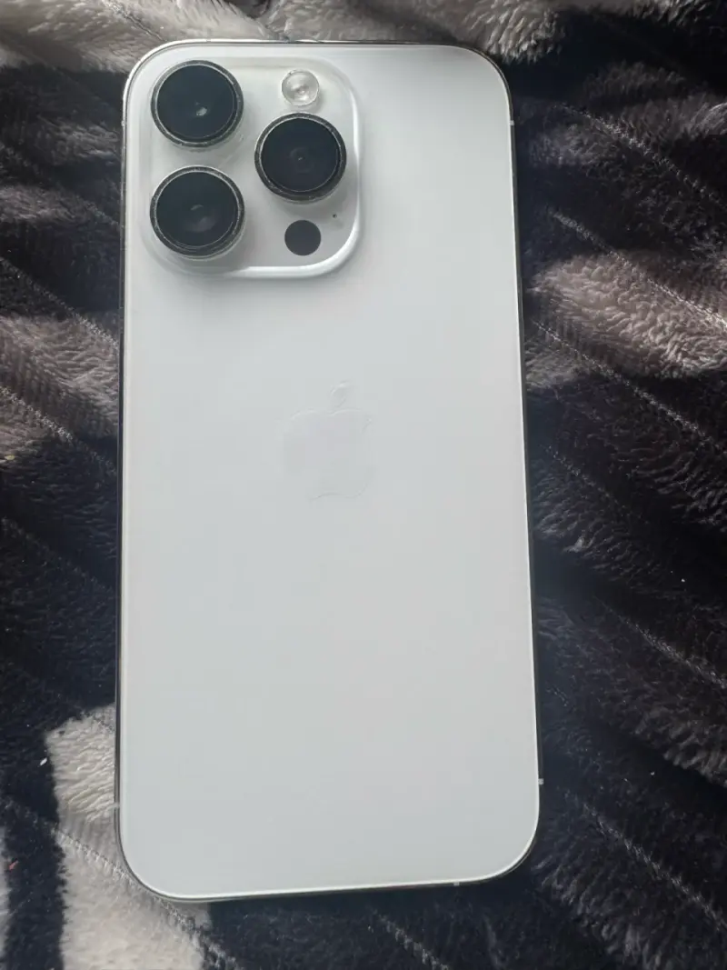 iPhone 14 Pro Max en buen estado - 2