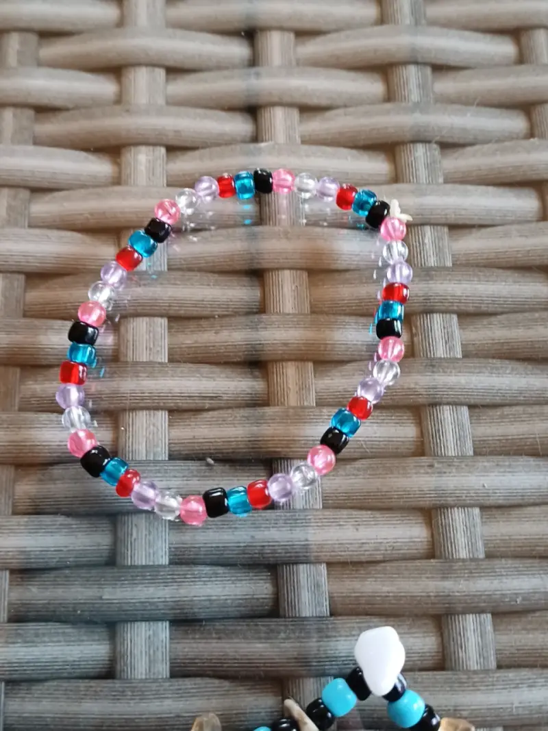 Pulseras varias, a $1.000 c/u - 2