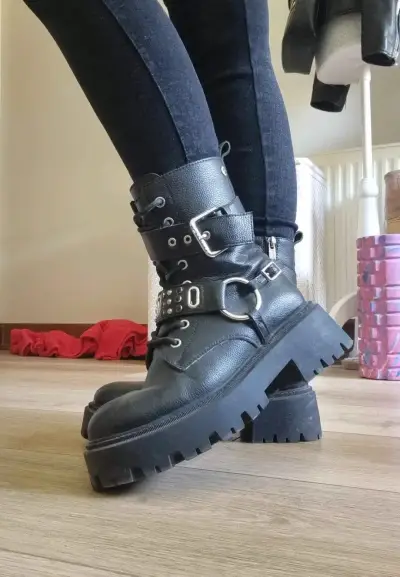 Botas negras marca Romano talla 38 - miniatura 1