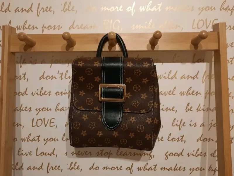 Mochilas y Carteras - 6