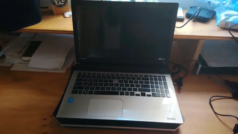 Laptop Toshiba Satellite con Intel Core i5 - 1