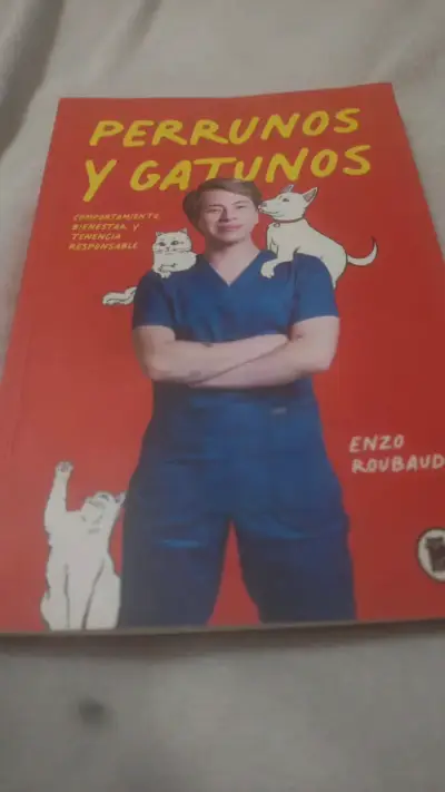 Libro Perrunos y Gatunos de Enzo Roubaud - miniatura 1