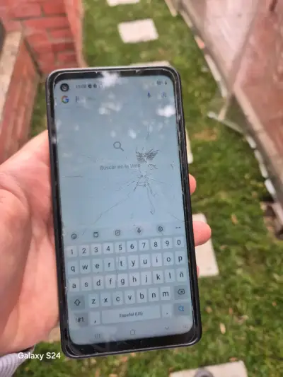 Samsung Galaxy xcoverpro con pantalla dañada - miniatura 2