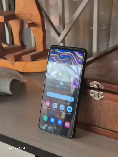 Samsung Galaxy xcoverpro con pantalla dañada - miniatura 3