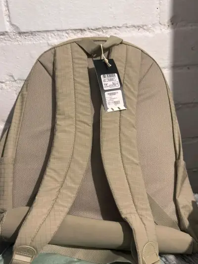 Mochila beige Adidas con bolsillos frontales - miniatura 3