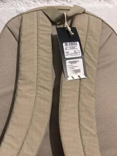Mochila beige Adidas con bolsillos frontales - miniatura 4