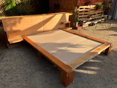 Cama de madera 2 pl con cabecera alta y veladores - miniatura 1