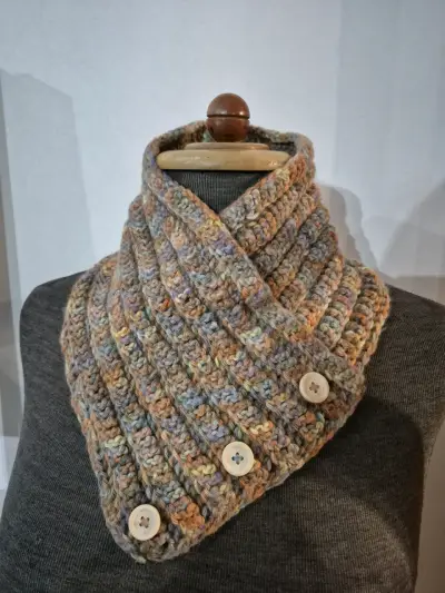 Cuello tejido a crochet café multicolor. - miniatura 1