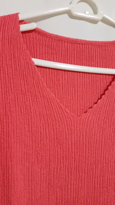 Polera fucsia sin marca - miniatura 2