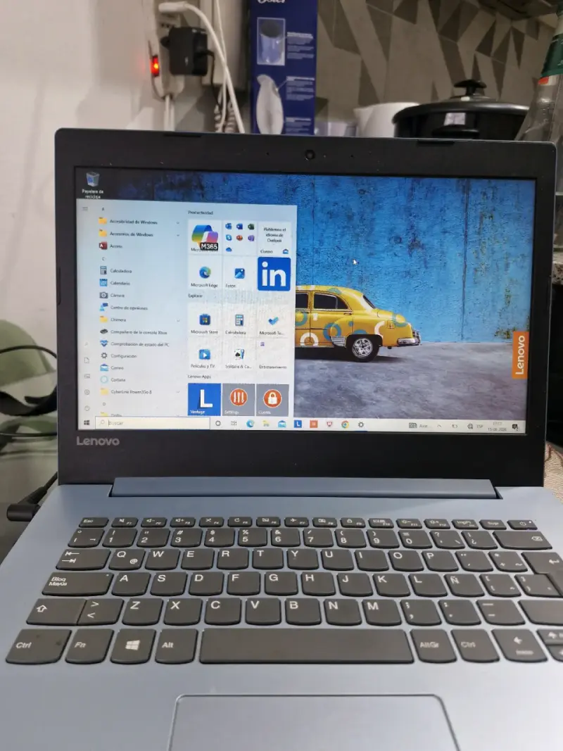 Laptop Lenovo con pantalla de 14 pulgadas - 1