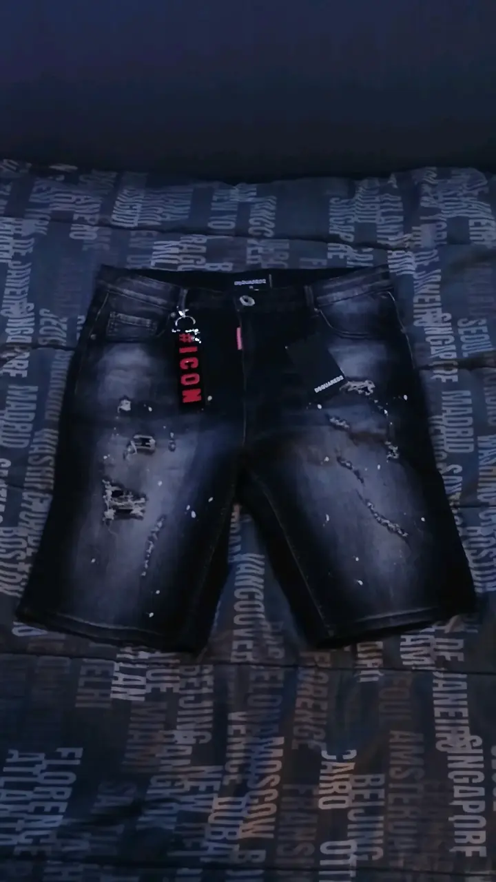 Shorts de mezclilla desgastados para hombre