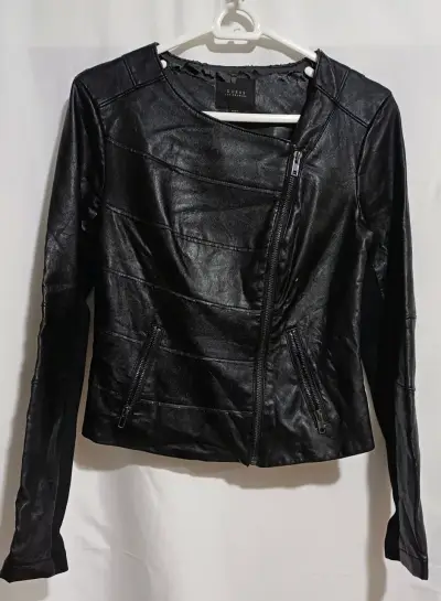 Chaqueta de cuero negra Guess para mujer - miniatura 1