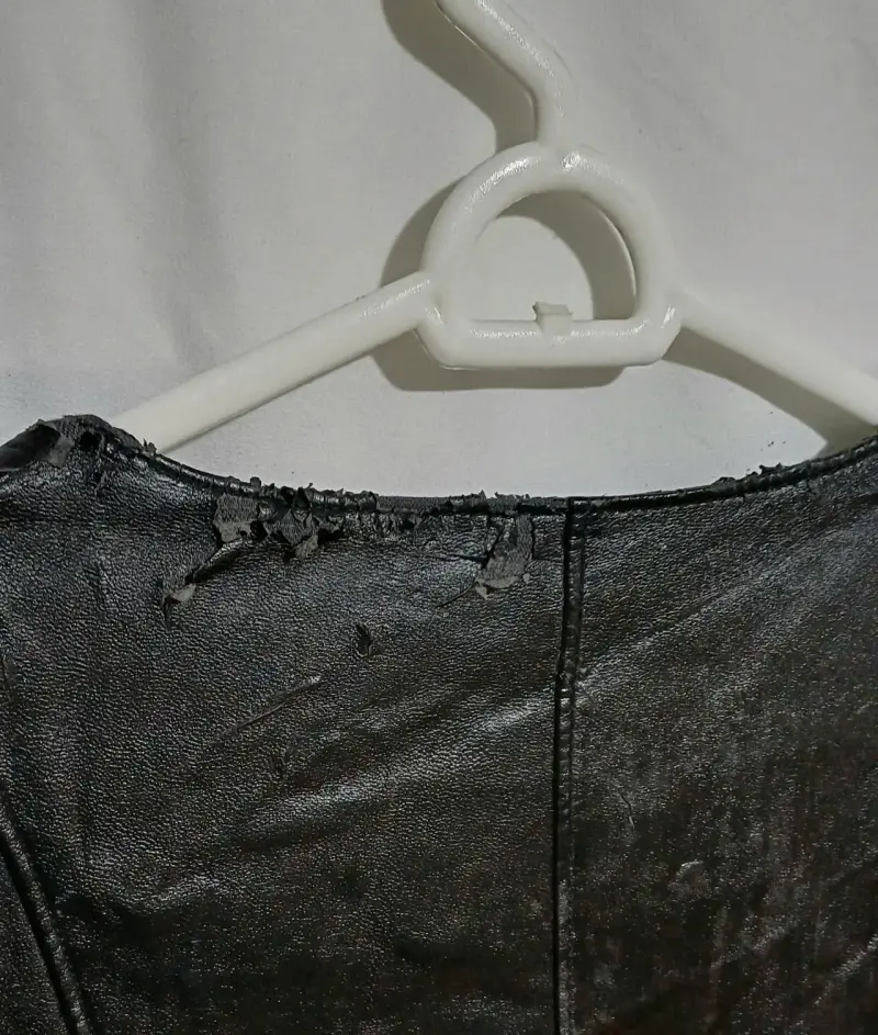 Chaqueta de cuero negra Guess para mujer - 4