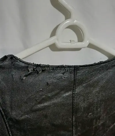 Chaqueta de cuero negra Guess para mujer - miniatura 4