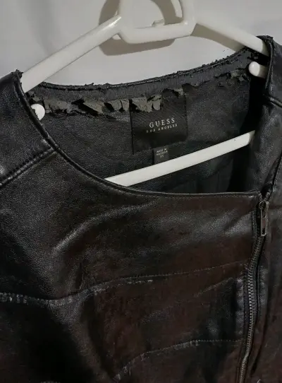 Chaqueta de cuero negra Guess para mujer - miniatura 5