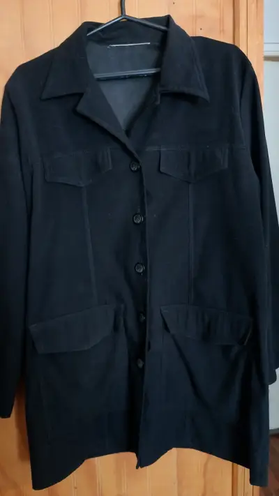 Chaqueta negra - miniatura 1