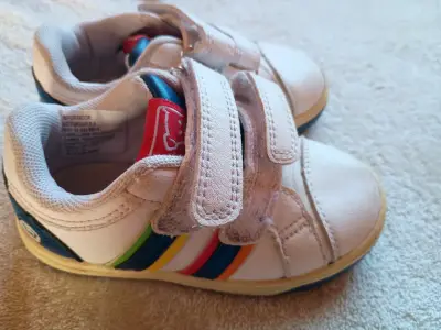 Zapatillas deportivas infantiles blancas con velcro - miniatura 5