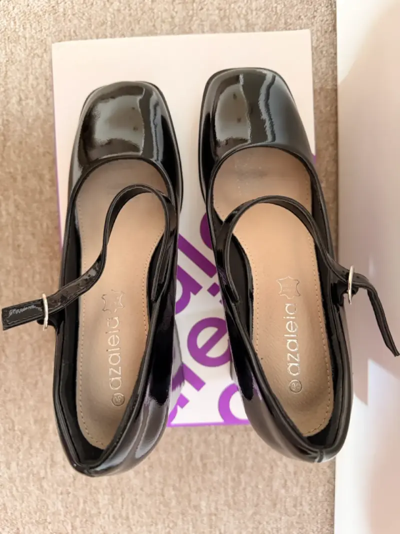 Zapatos de charol negro con taco Azaleia - 3