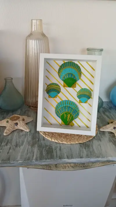 Cuadro decorativo con conchas marinas enmarcadas - miniatura 2