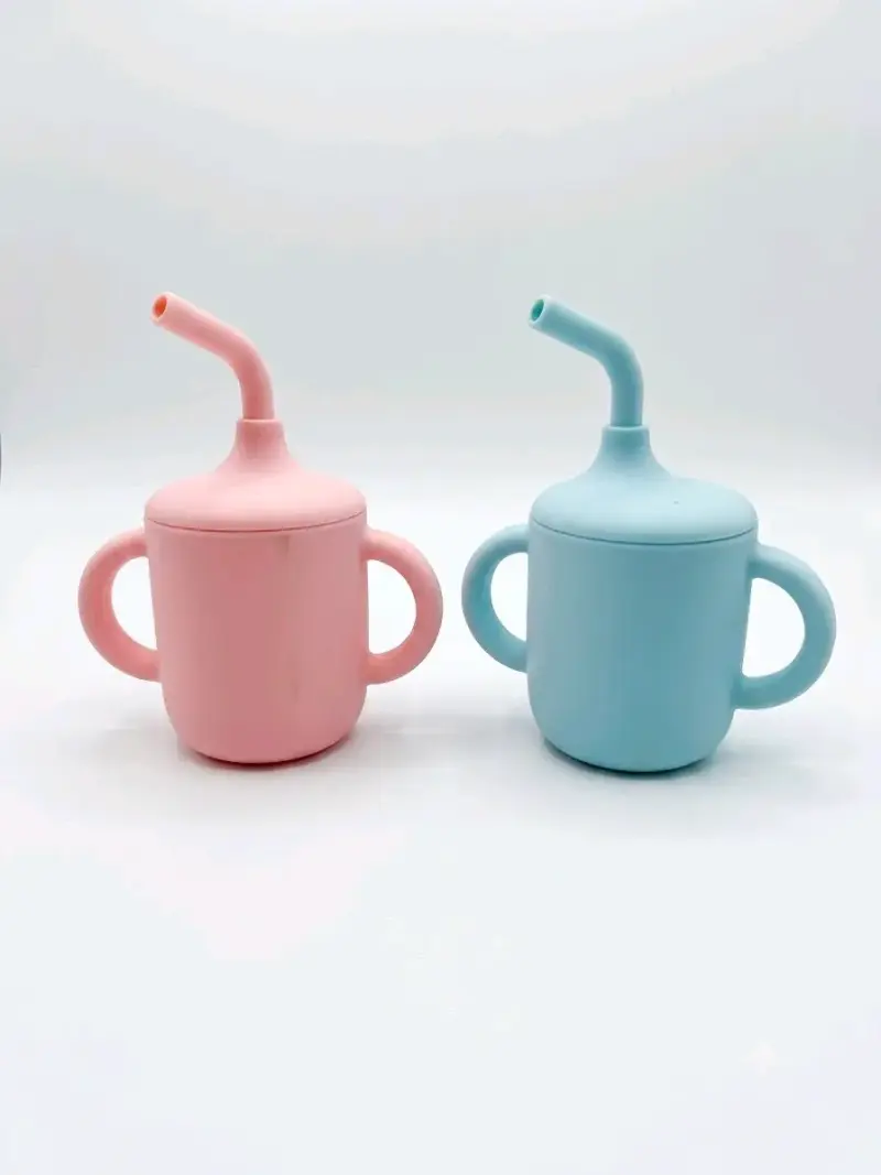 Vasos de entrenamiento para bebé en colores pastel