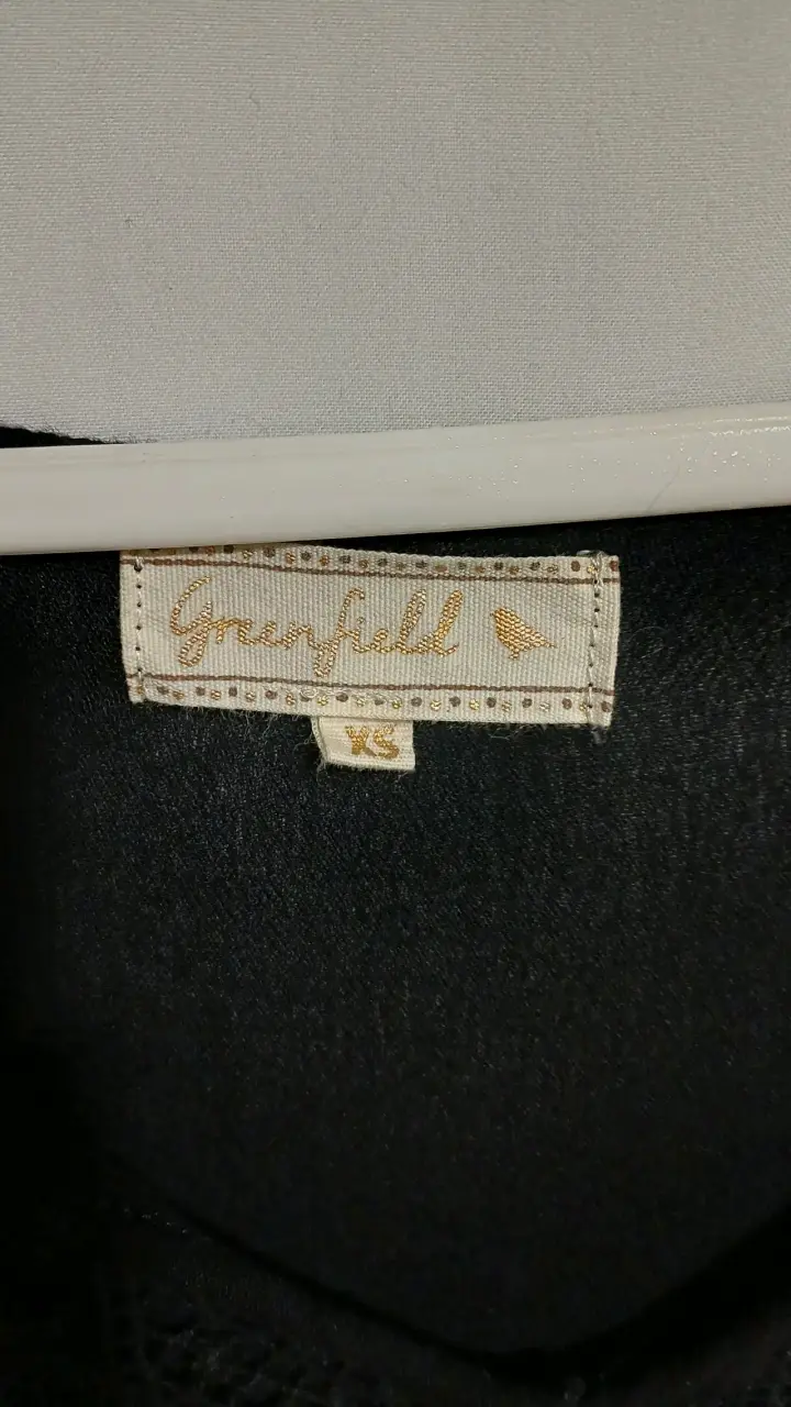 Vestido negro con hombros descubiertos Greenfield - 2
