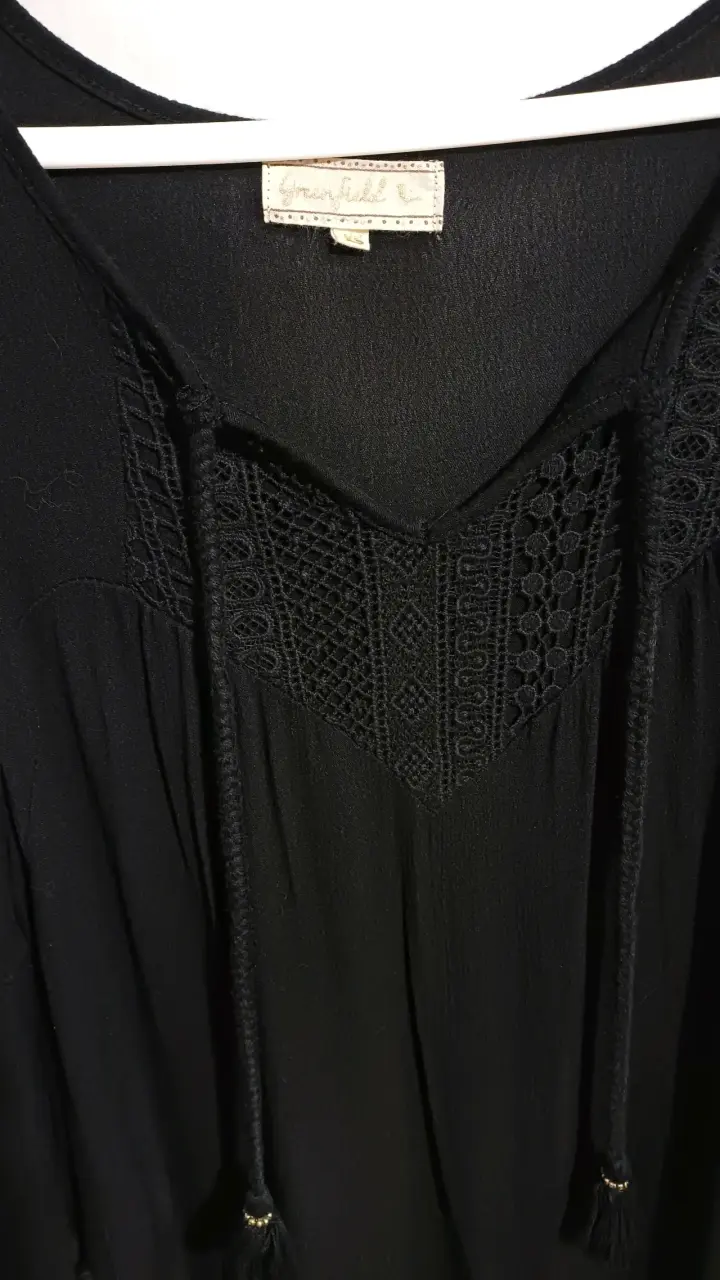 Vestido negro con hombros descubiertos Greenfield - 4