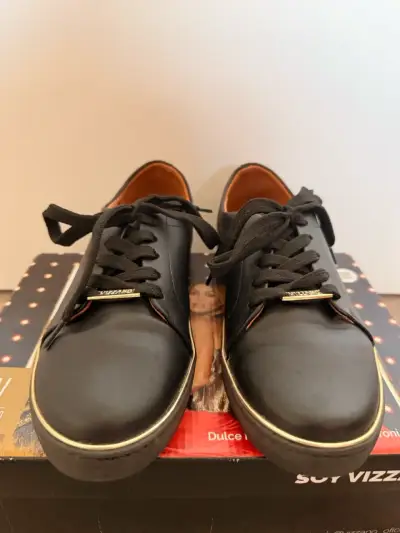 Zapatillas negras casuales Vizzano - miniatura 1